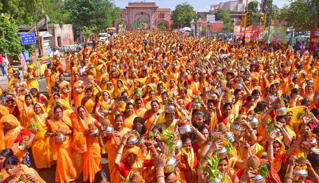 A Thousand Voices, A Thousand Blessings: 1,100 Women Join Kalash Yatra
