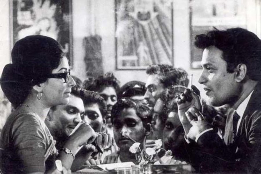 Cinematic Time Machine: Sharmila Tagore Revisits Satyajit Ray's 'Nayak' Masterpiece