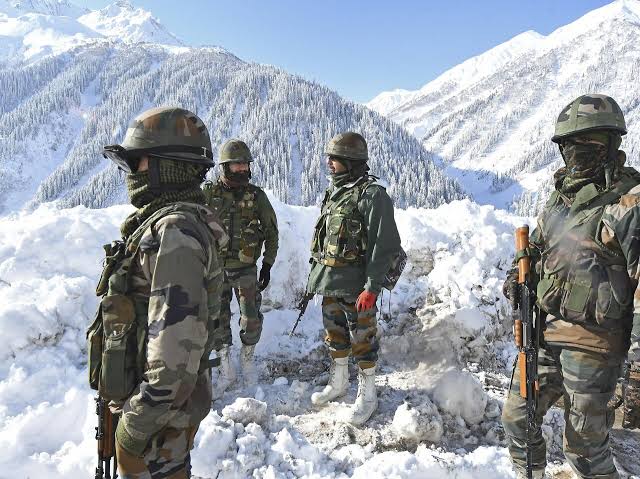 Heroic Resilience: Indian Army Soldiers Brave Extreme Ladakh Cold to Safeguard the Nation