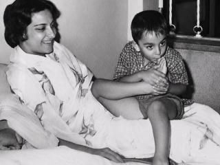 Bollywood’s Mother’s Day Postcard: Kajol, Suniel Shetty, Sunny Deol And More Melt Hearts Online