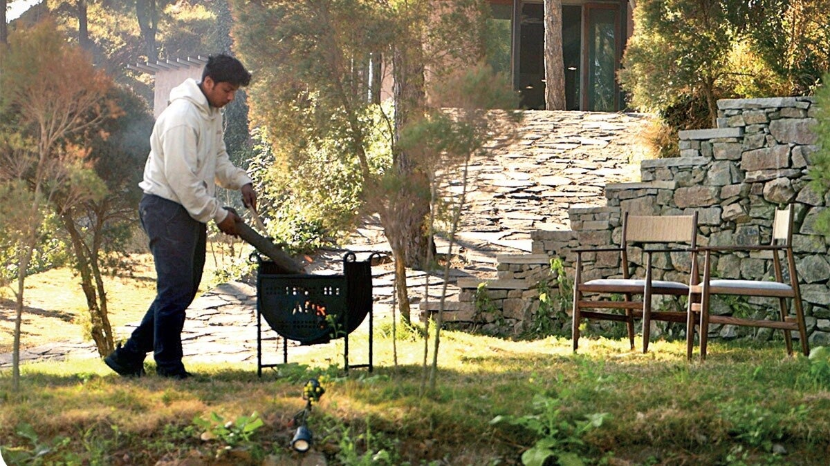 Sparks Fly in the Kitchen: The Revival of Open-Fire Cooking by Modern Chefs!