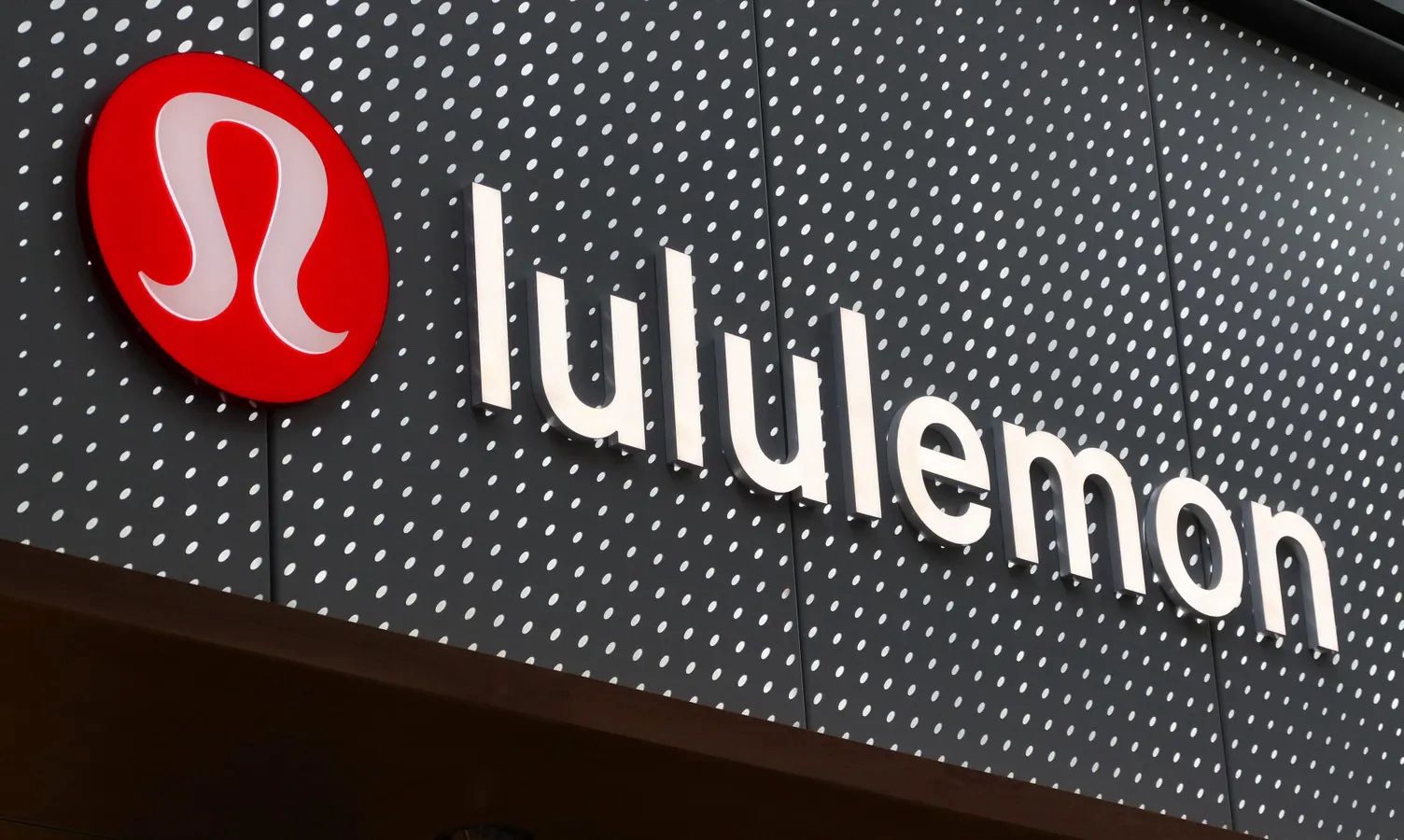 WOW STORY OF THE DAY: Lululemon’s Bold Leap: From Yoga Mats to a $10B Empire Driven by Footwear and Men’s Gear