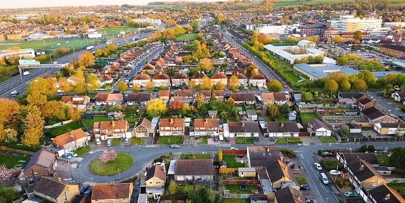 Britain’s Housing Engine Roars—New National Bank to Build 500,000+ Homes, Unlock £53 Billion Investment