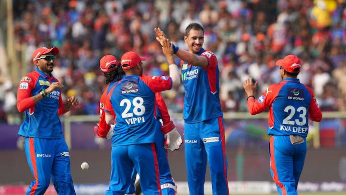 KKR Off to a Blazing Start Against DC with 79/1 in Powerplay