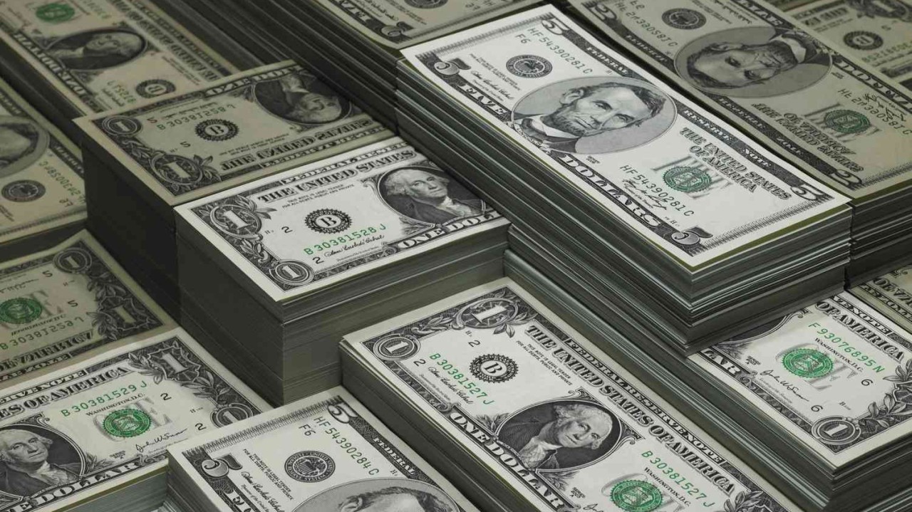 What Happens When the Dollar Is No Longer the Global Center?