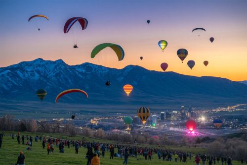 Utahns Celebrate Spring With Vibrant Festival Of Colors In Spanish Fork