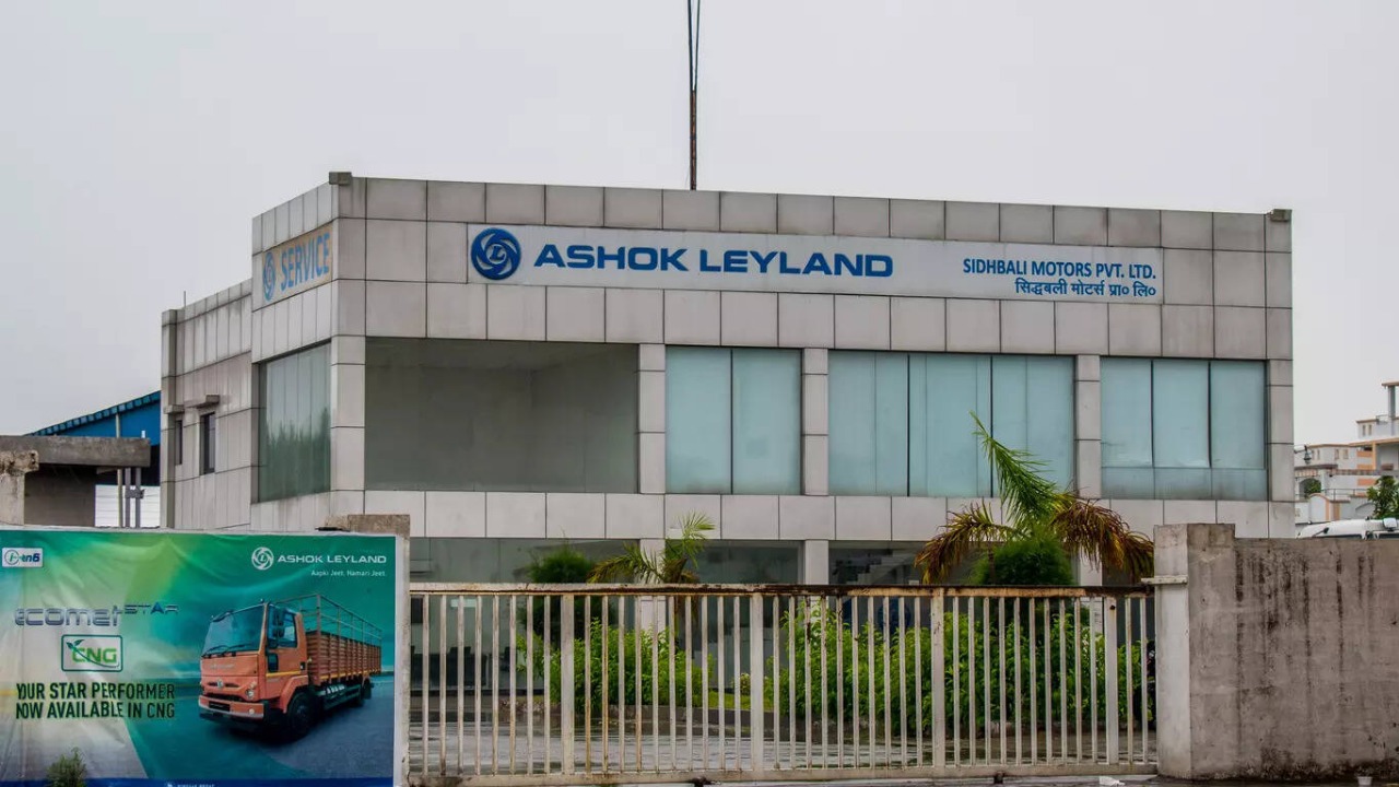 Ashok Leyland Reports Strong Q4 Performance, Announces Bonus Issue and Dividends