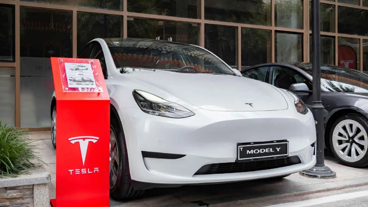 Tesla’s India Debut: First Showrooms Set for Mumbai and Delhi in July, Model Y Leads the Charge