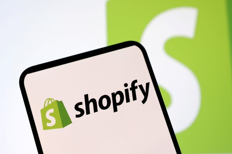 Shopify Shares Drop 5.2% in Premarket Following Q3 Earnings Despite Strong Revenue Growth
