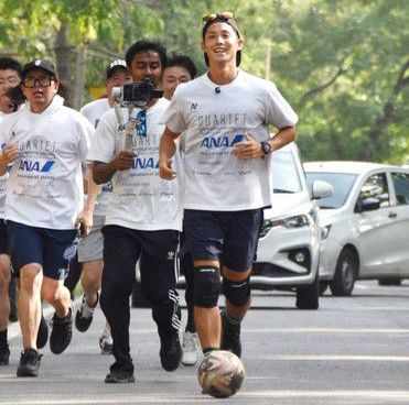 Kickin’ It Across the Subcontinent: Japanese Man Dribbles Through 2,000 km of India