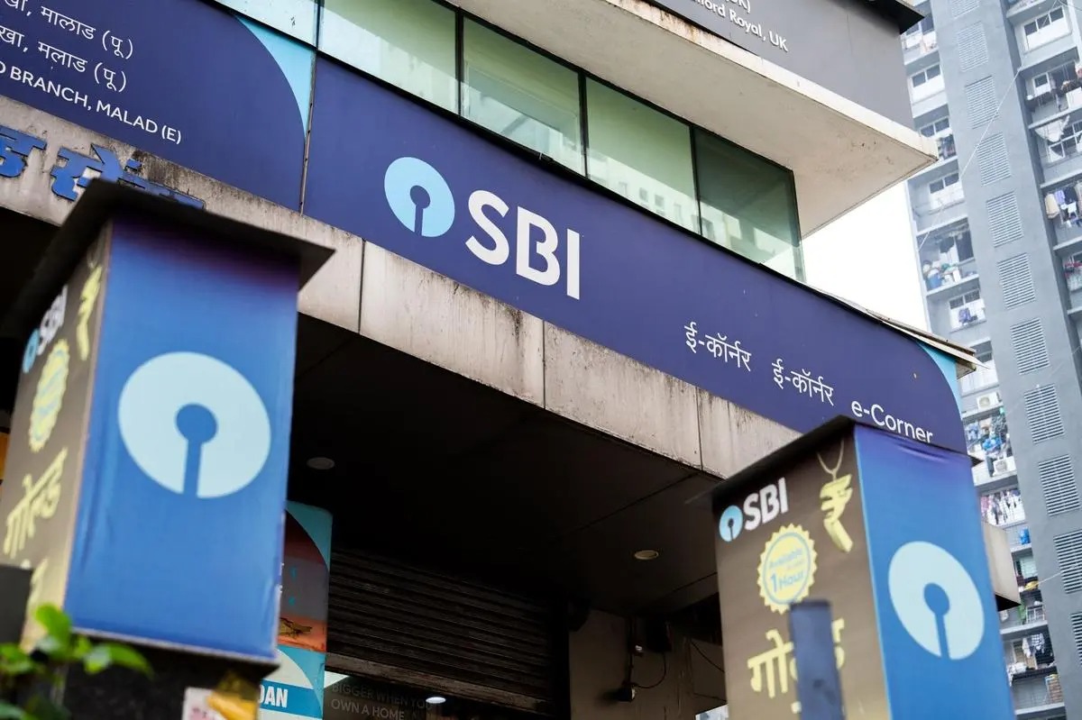 SBI Raises $1 Billion in India's Largest Dollar Loan of 2025
