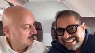 Mid-Air Melodies: Anupam Kher and Shankar Mahadevan’s Serendipitous Sky Reunion