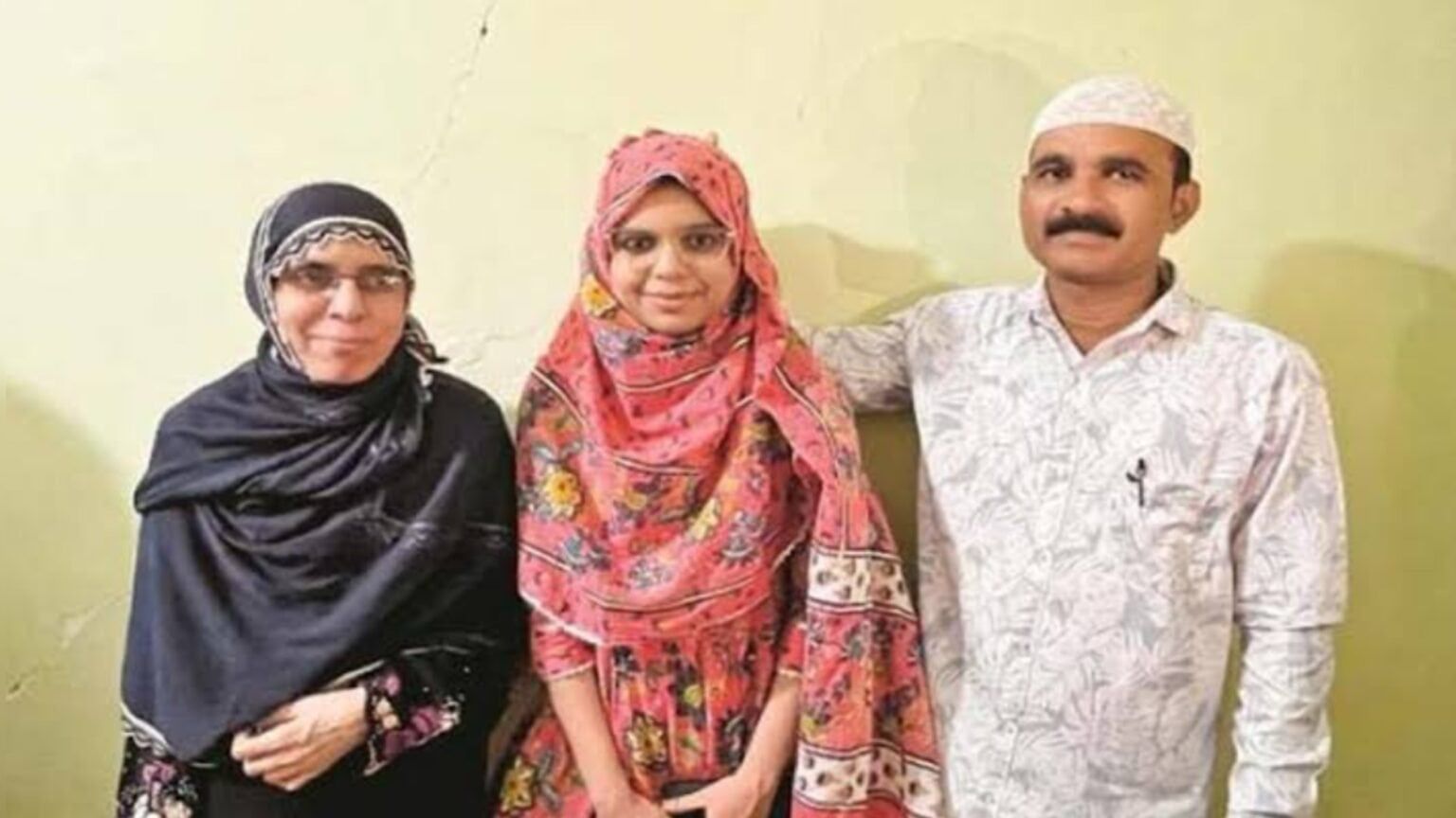Steering Dreams: Auto Driver’s Daughter Adiba Anam Makes UPSC History in Maharashtra