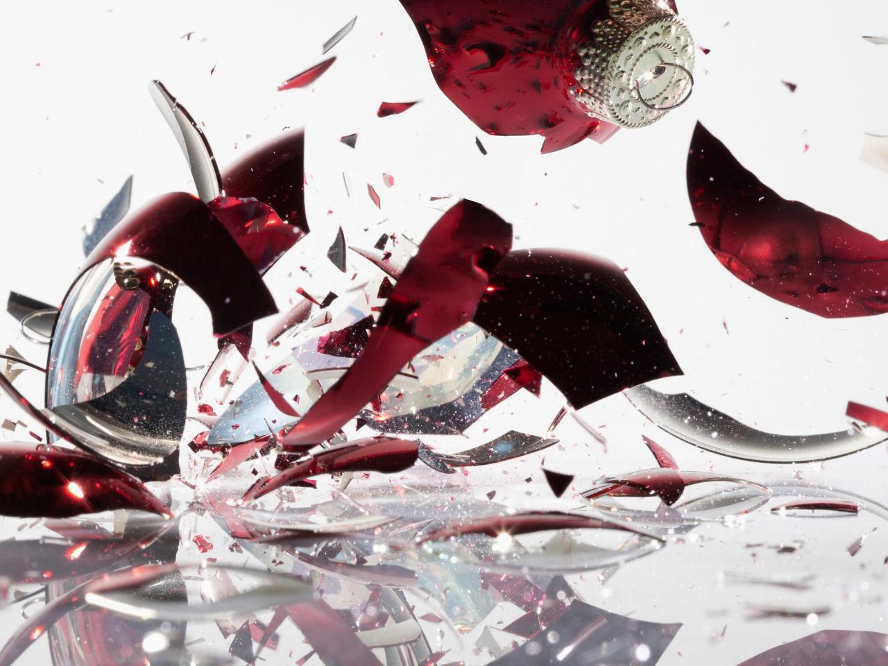 Why mess multiplies: A new “maximal randomness” law predicts how things shatter
