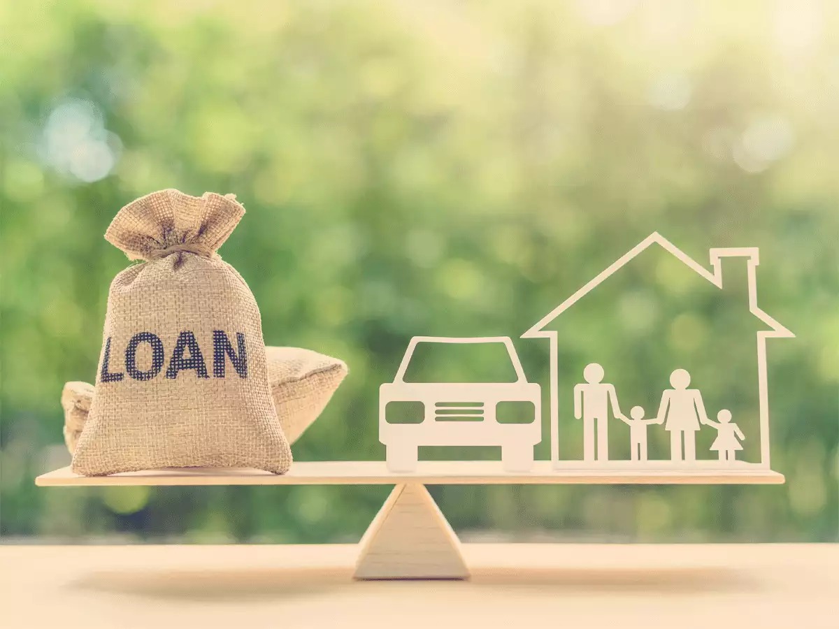 Banks Tighten Purse Strings: FD Rates Dip, Loan Rates Hold Steady in February 2025