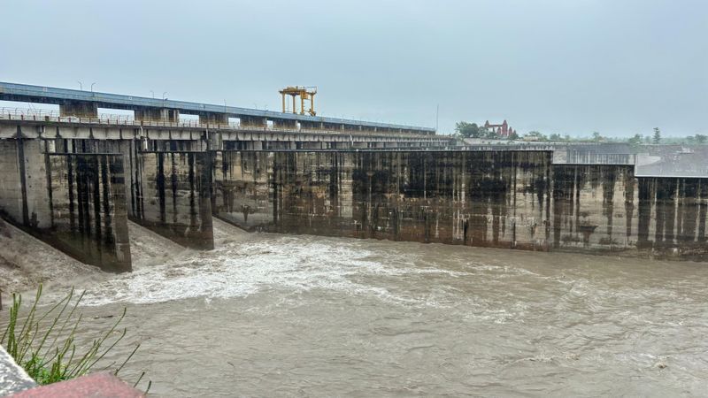 Yamuna Flow Swells: Barrage Discharge Hits Alert Levels