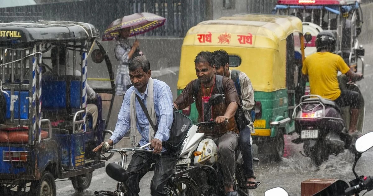 Rain Revival Meets Winter’s Whisper: A Tale of Two Indias with Delhi in the Smog Spotlight