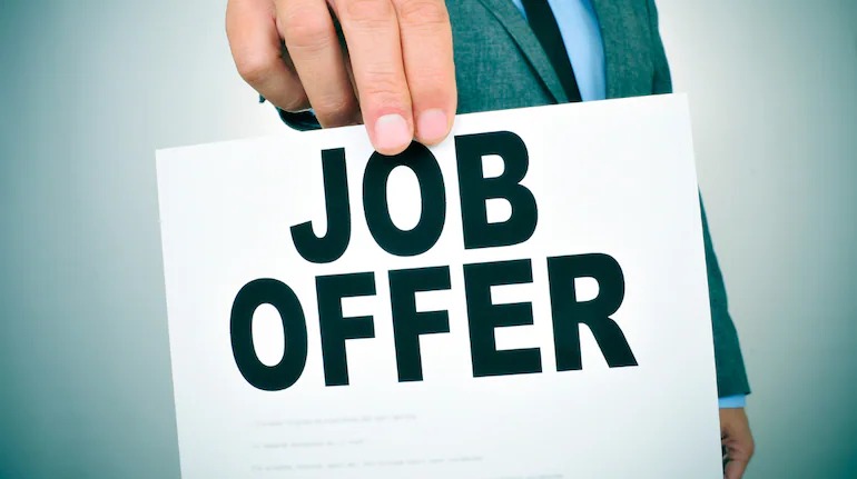 IIT Kanpur Breaks Records: 672 Job Offers on Day One