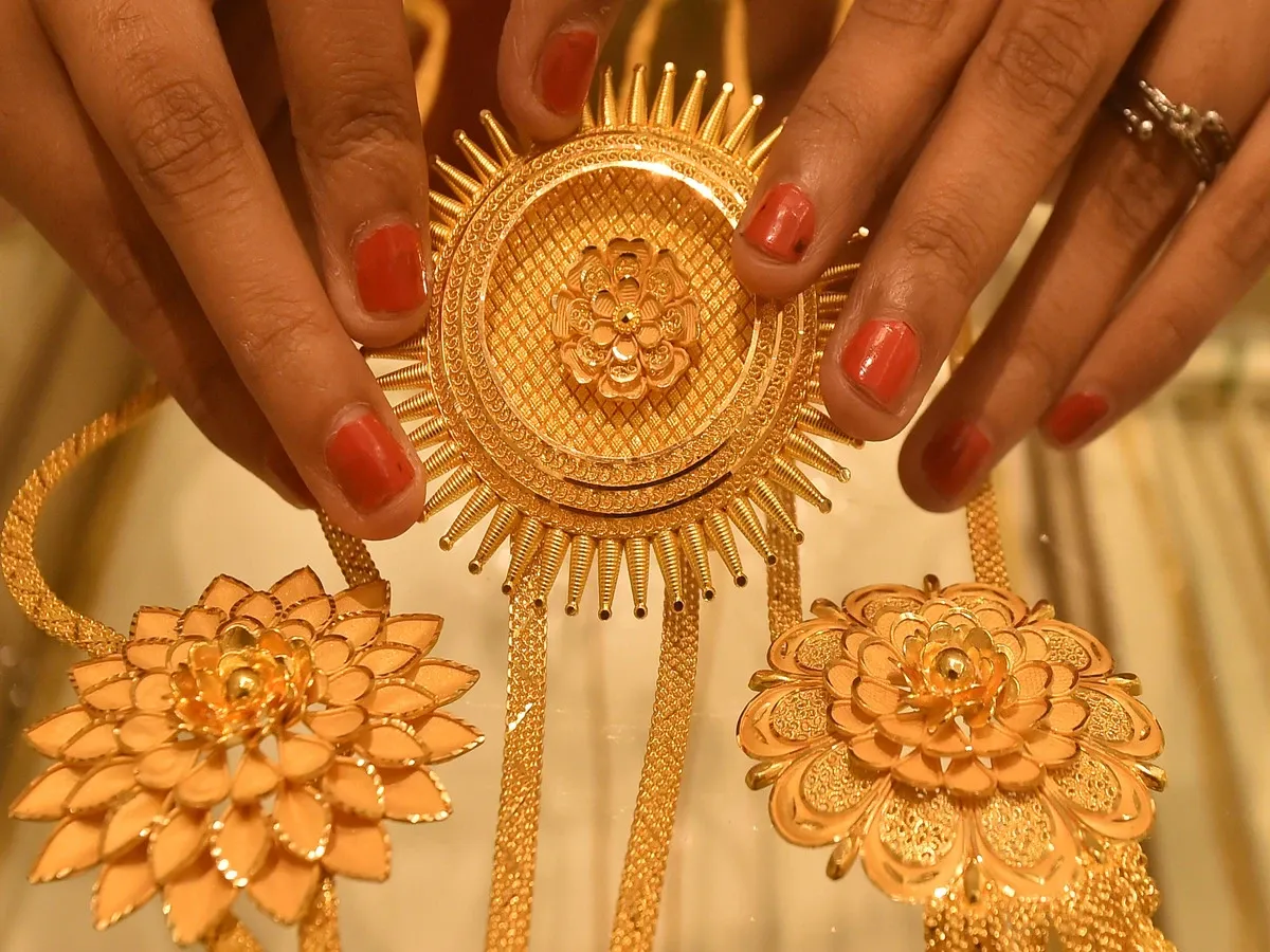 Glimmer Without the Glitter—Jewellery Shares Shine with 45% Returns as Gold Fades