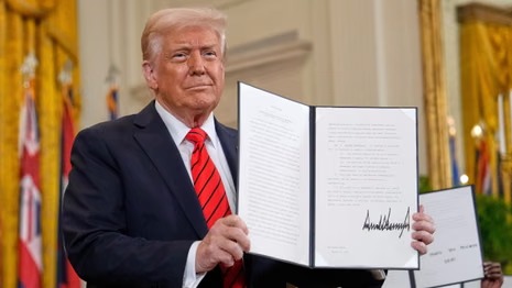 Trump administration: Moves to dismantle parts of Education Department