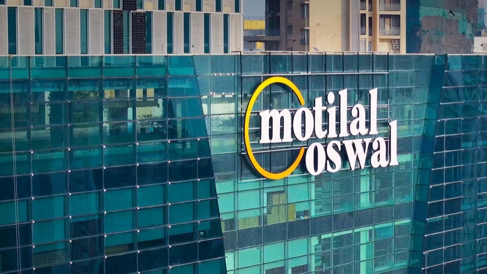 Motilal Oswal Shares Down 19.5% Amid Market Correction
