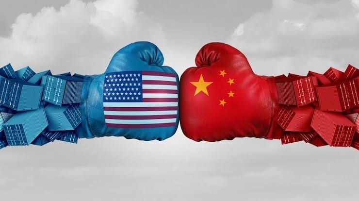 Markets Wobble as White House Fires Tariff Salvo: Nasdaq Sinks, Dow Holds Ground