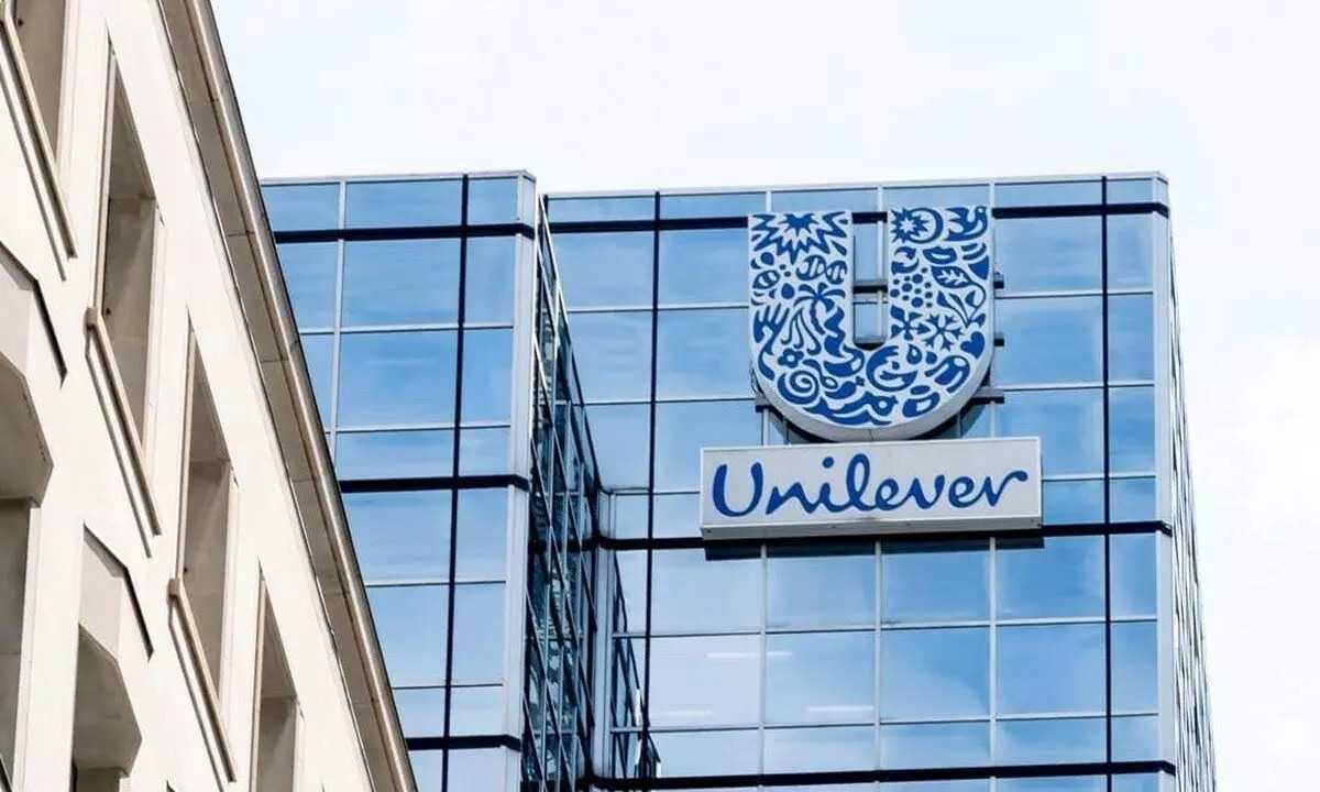 Hindustan Unilever Signals Sales Slowdown Amid GST Headwinds, Shares Slide