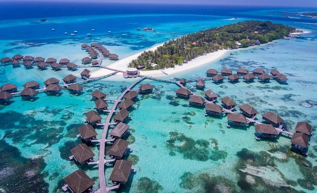 The Maldives Unveiled: 5 Must-Visit Destinations for a Dream Family Vacation