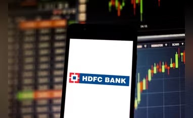 HDFC Bank Shares Extend Gains, Rise 3.2%