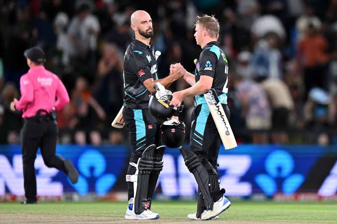 New Zealand at 150/4 in 34.3 Overs: Mitchell Holds the Fort as India Strikes Back