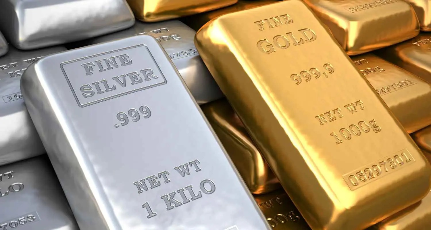Gold Prices Ease Amid Market Volatility; Silver Trades Lower