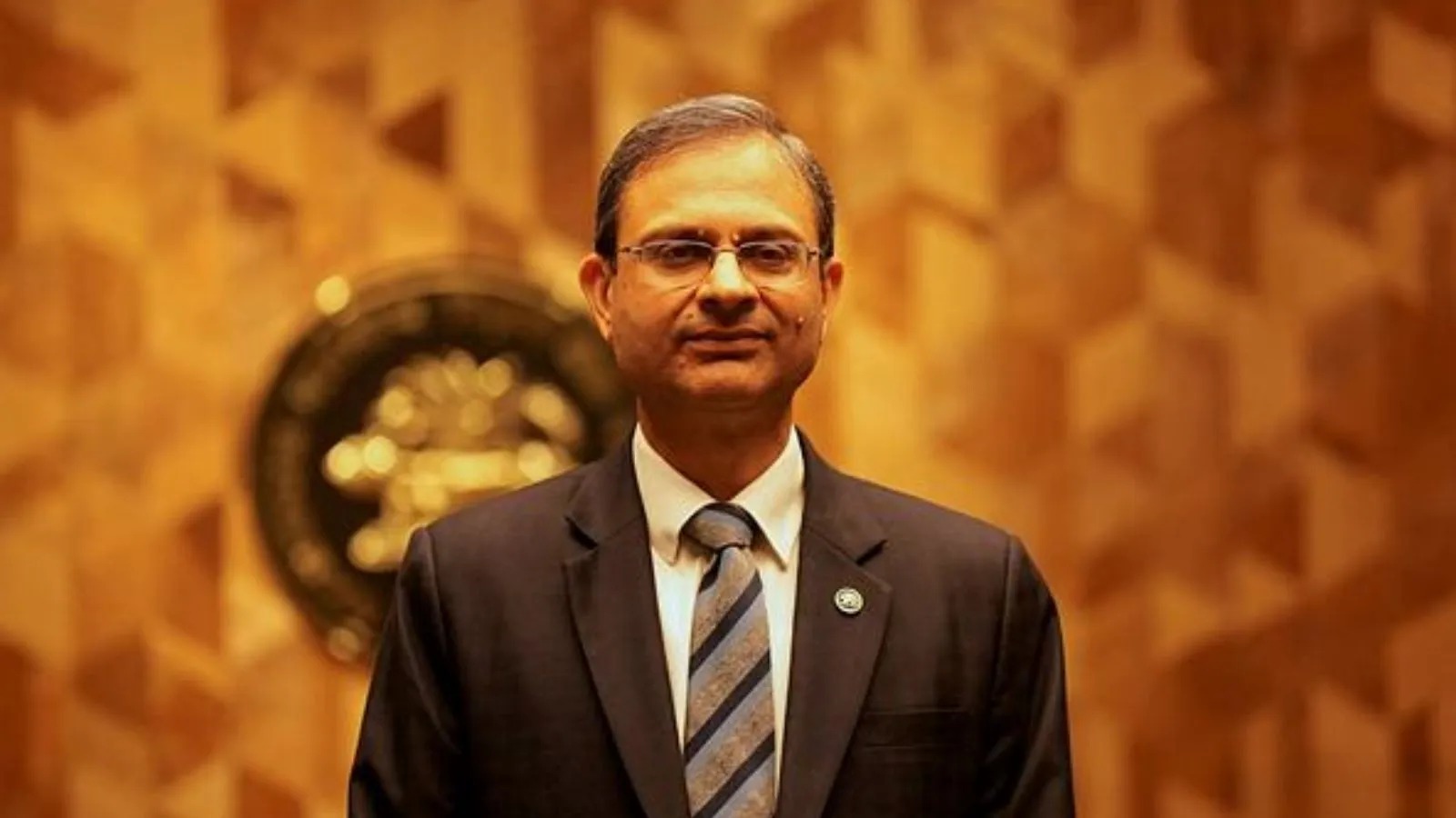 Neither Dovish nor Hawkish: Inside RBI Governor Sanjay Malhotra's Balanced Monetary Strategy