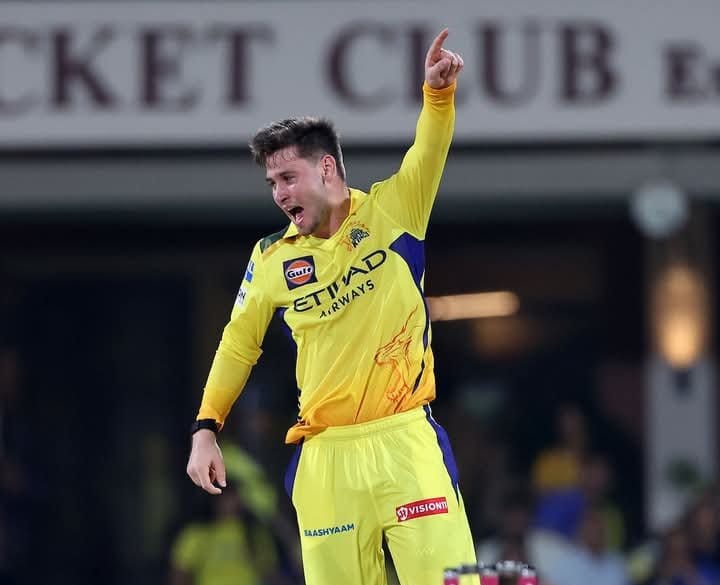 RCB Off to a Steady Start, Salt Shines with Quickfire 32