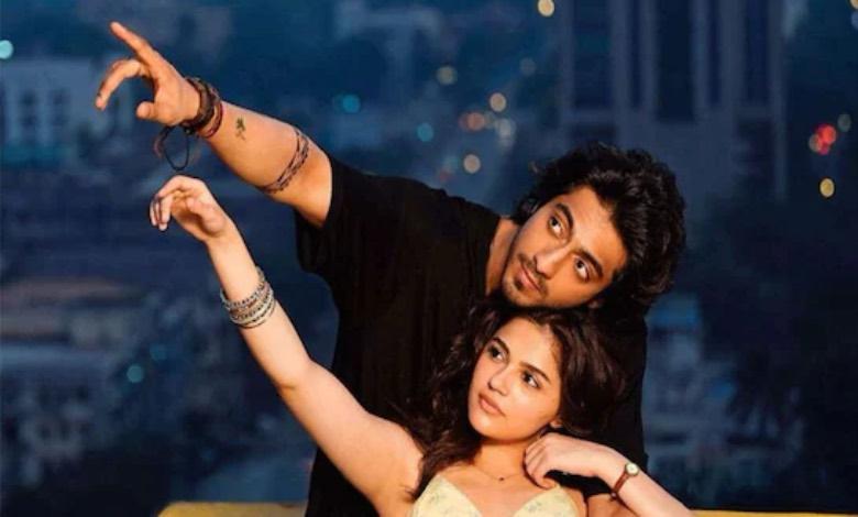 Saiyaara Soars: Ahaan & Aneet's Love Saga Rockets Past ₹100 Cr, Leaves 'Kesari 2' & 'Jaat' in the Stardust!