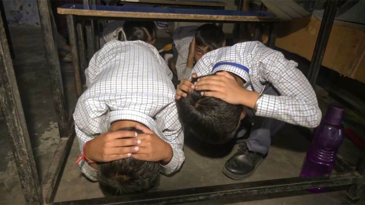 Sirens, Safety, and Solidarity: Delhi Schools Lead ‘Drop, Hold and Cover’ Mega Drill Amid Security Alert