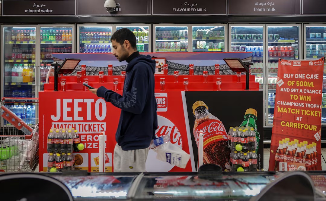 Coca-Cola Scores Big with Nostalgic Cricket Campaign in Pakistan, Challenging Pepsi's Dominance