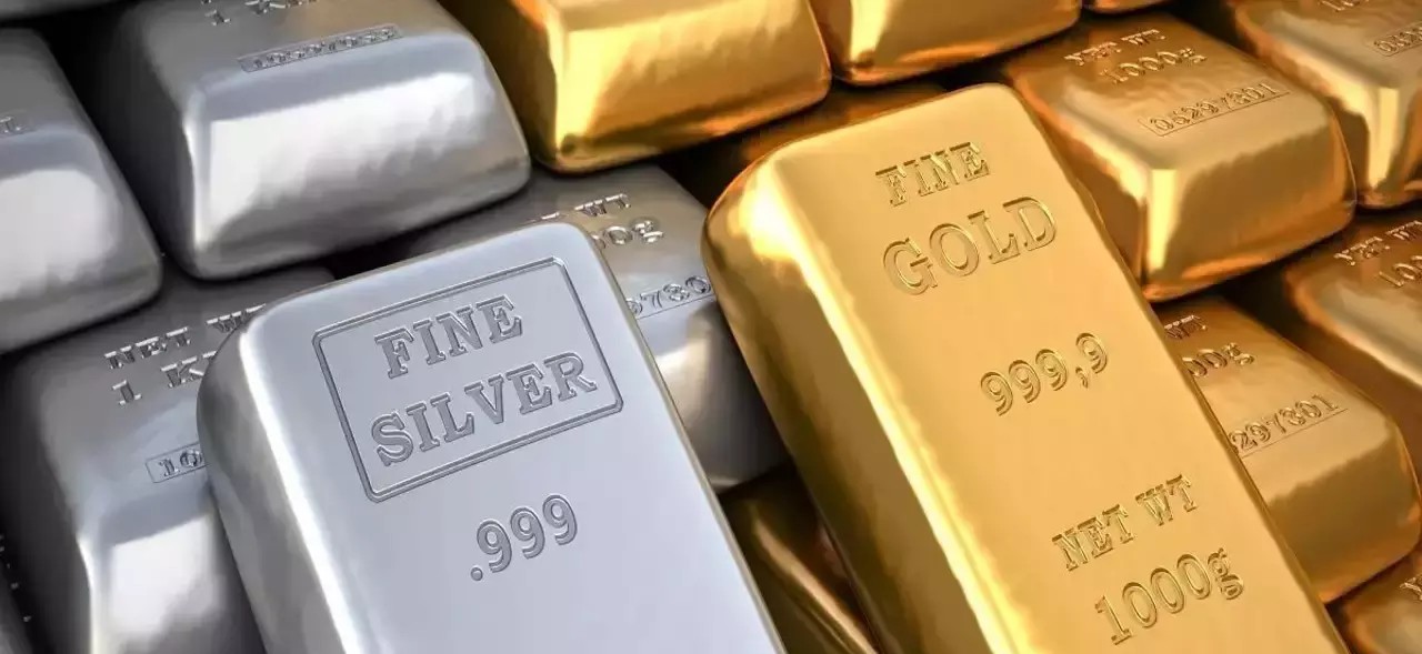 Gold Prices Sparkle, Silver Loses Luster: What's Driving the Shift?