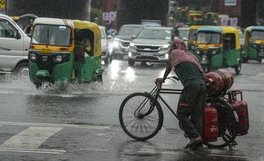 IMD Forecast: Rain in North India, Snowfall in Hills, Temperatures to Rise