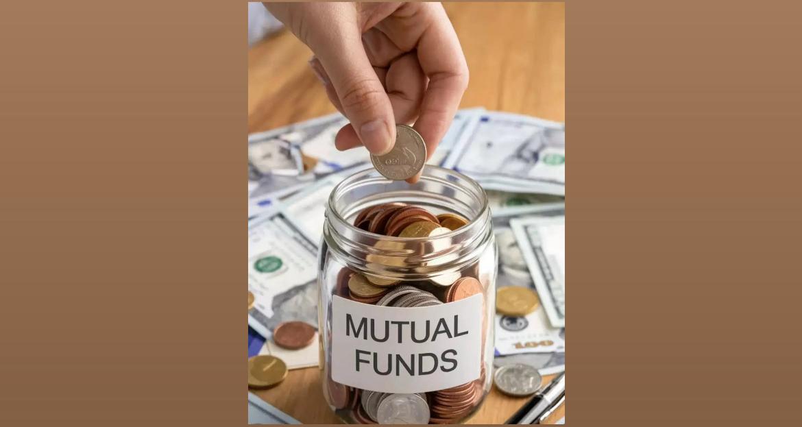 Mutual Funds Make Clean Sweep: Exit 19 Stocks in March Amid Market Realignment