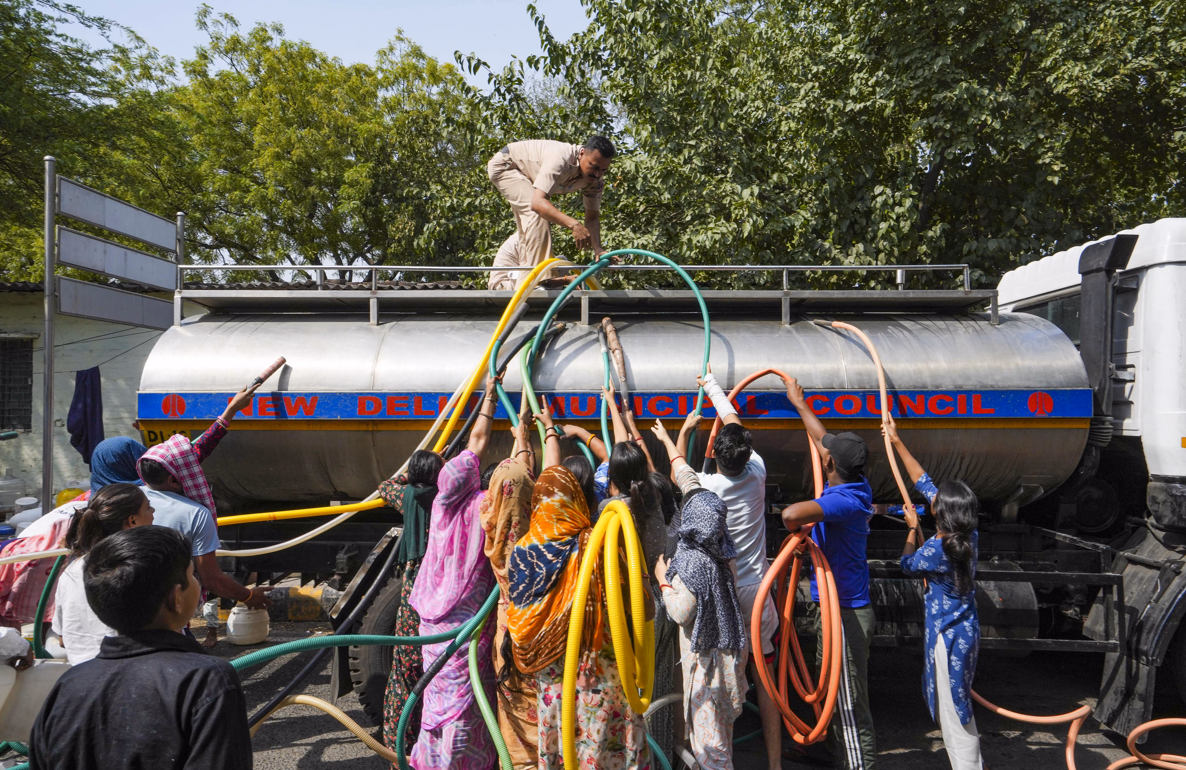 Supreme Court Slams Delhi Government Over Water Crisis in Slums