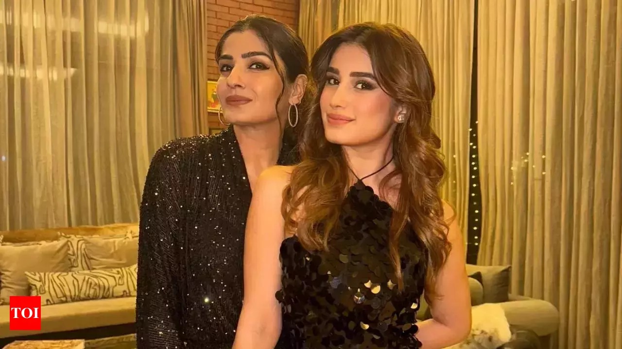 Rasha Thadani and Raveena Tandon Share Heartwarming Moments During 'Shaadi Season