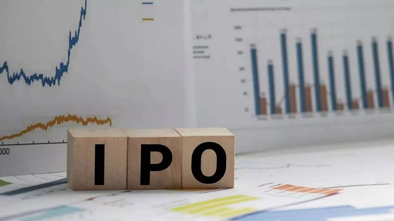 As Bourse Files for Historic Listing, Regulators Tear Up the Options Playbook