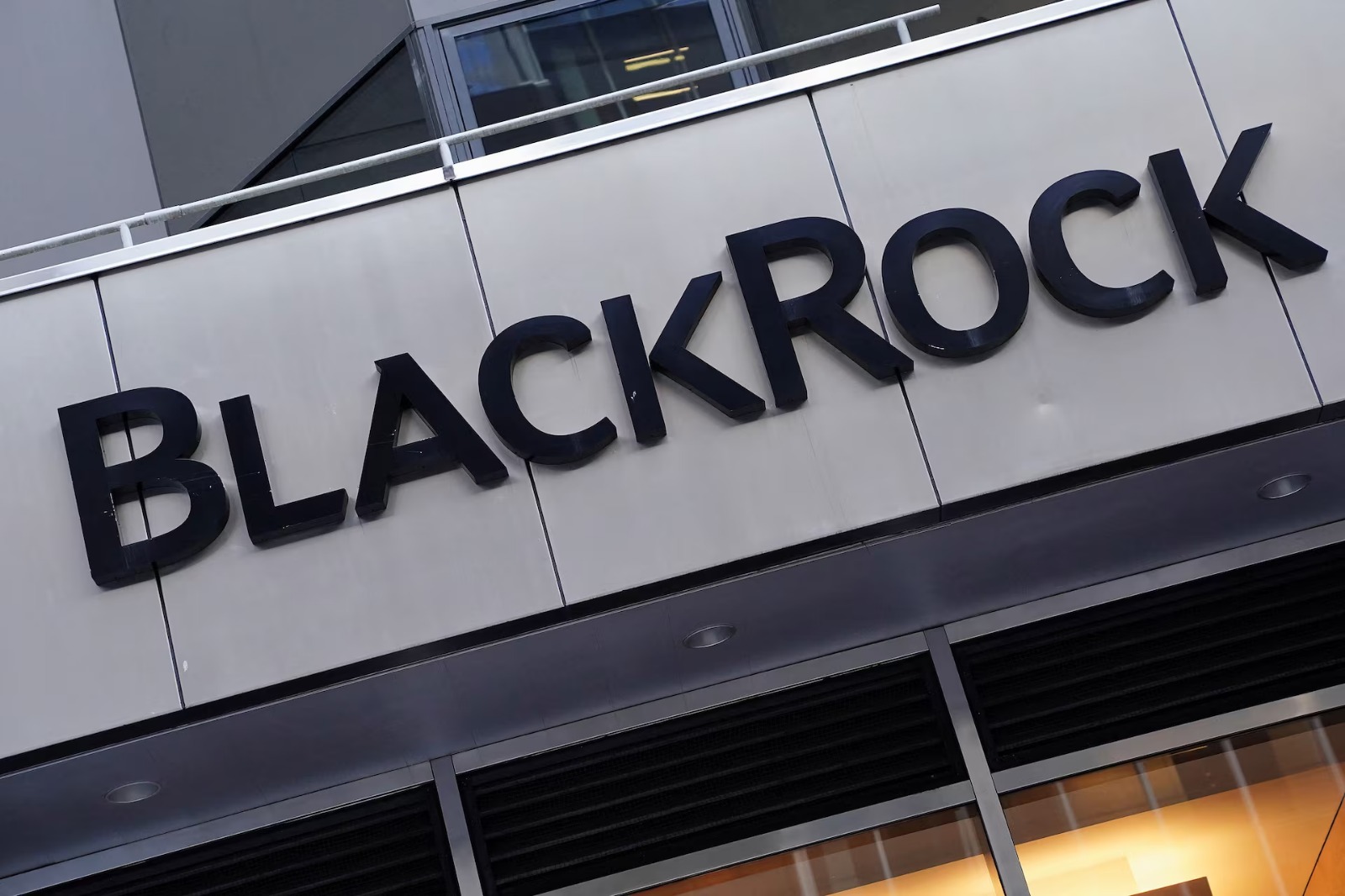 BlackRock To Invest Rs 3,000 Crore In Aditya Birla Renewables