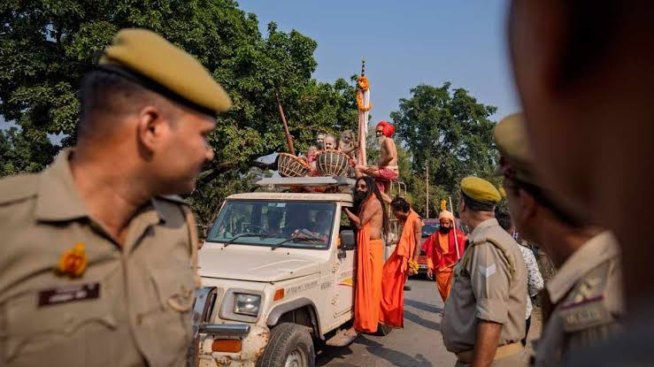 Maha Kumbh Heroes: ₹10,000 Bonus, Medal & Leave Announced for 75,000 UP Cops!