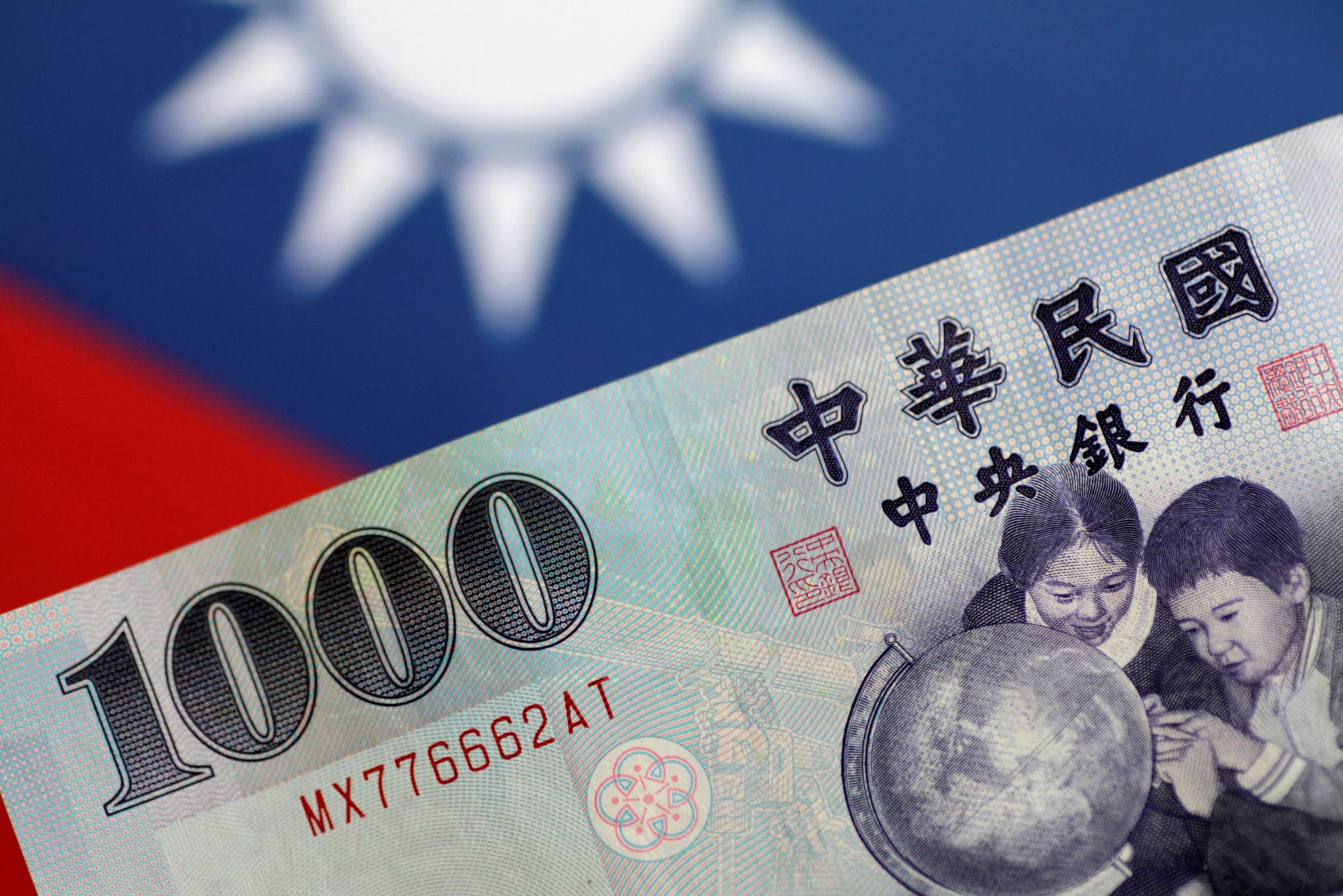 Taiwan Dollar Surges as Bullish Bets Hit Highest Levels Since 2008 Amid Trade Optimism
