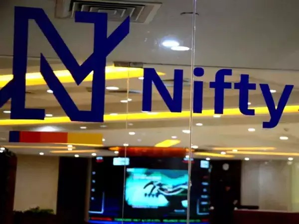 Nifty 50 Edges Lower in Pre-Open Trade Amid Mixed Global Cues
