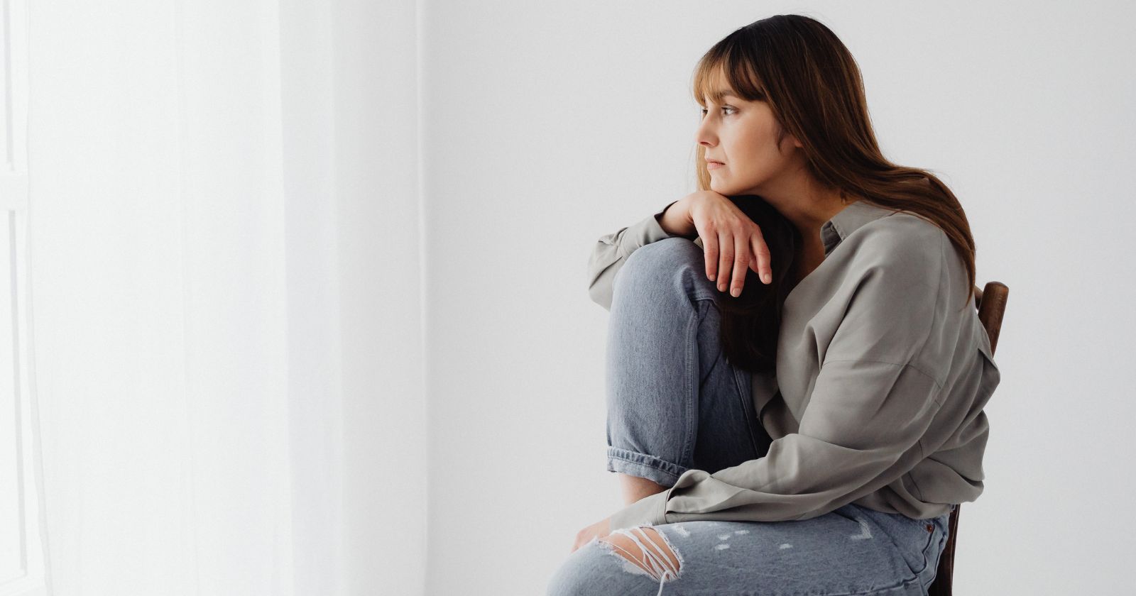 Silent Strength: 7 Situations Where the Mentally Strong Exit Without a Word