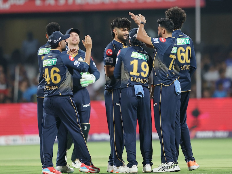 Royal Challengers Bangalore Posts 169/8 as Gujarat Titans Bowlers Keep Batters in Check