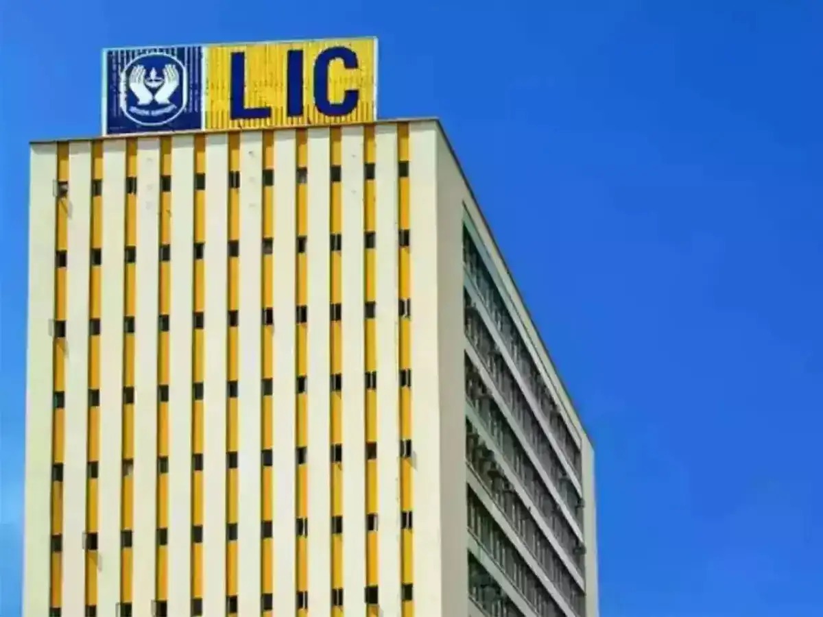 Big-Ticket Bond Deal: LIC Subscribes to Rs 5,000 Crore Bajaj Finance NCDs