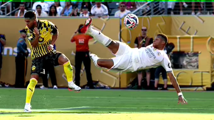 Kylian Mbappé Steals the Show—And Hearts—With Jaw-Dropping Goal and Touching Nod to Fallen Star Jota